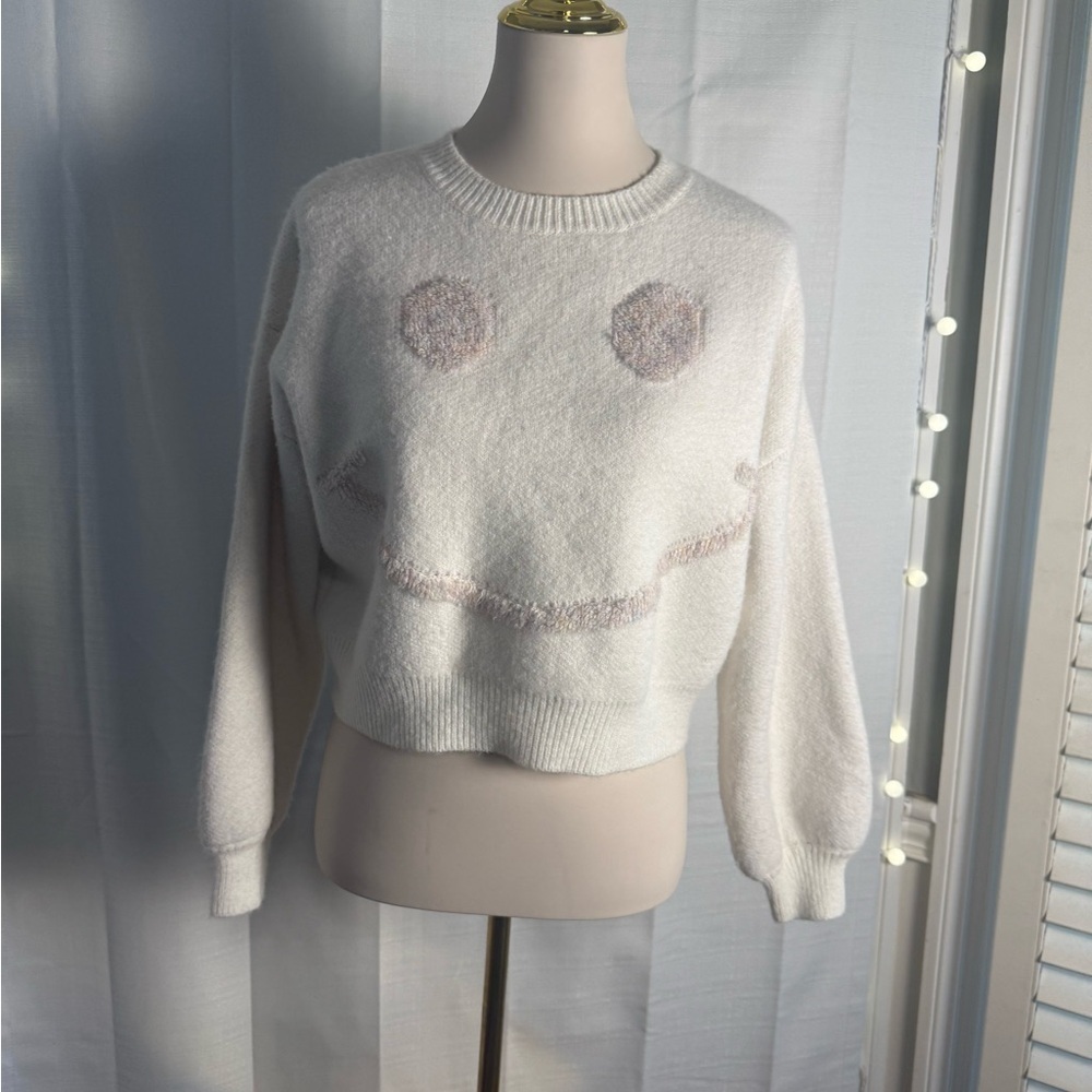 Storia White Crew Neck Sweater with Fuzzy Accents